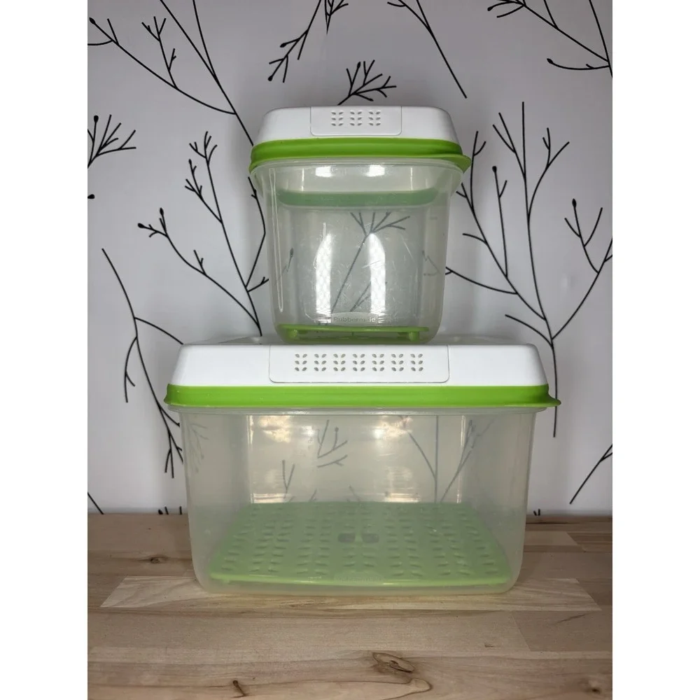 Rubbermaid Produce Saver Set‎ 6.3 & 17.3 Cups Green White Vented Lid